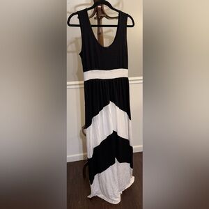 Chic Black and White Maxi Dress